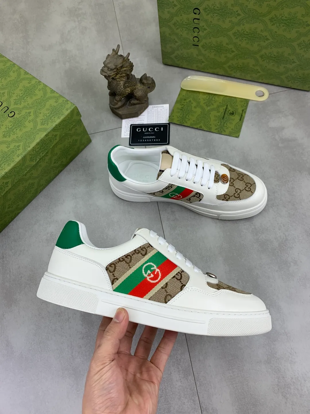 Men's Men's Shoes P420 💰[New Style] 🆘 The latest model from Gucci's official website🎁Classic casual and fashionable men's shoes👟Hot style💥Simple and elegant style, exclusive for trendy men. Unique latest brand elements from the official website👑Gucci original decoration, fashionable and generous, made of original soft calfskin fabric➕Comfortable soft sheepskin lining ✅The official website specifies wear-resistant rubber outsole_full of elasticity, classic model taken in real life🎬Color: 2️⃣colors available😍Number: 38-44